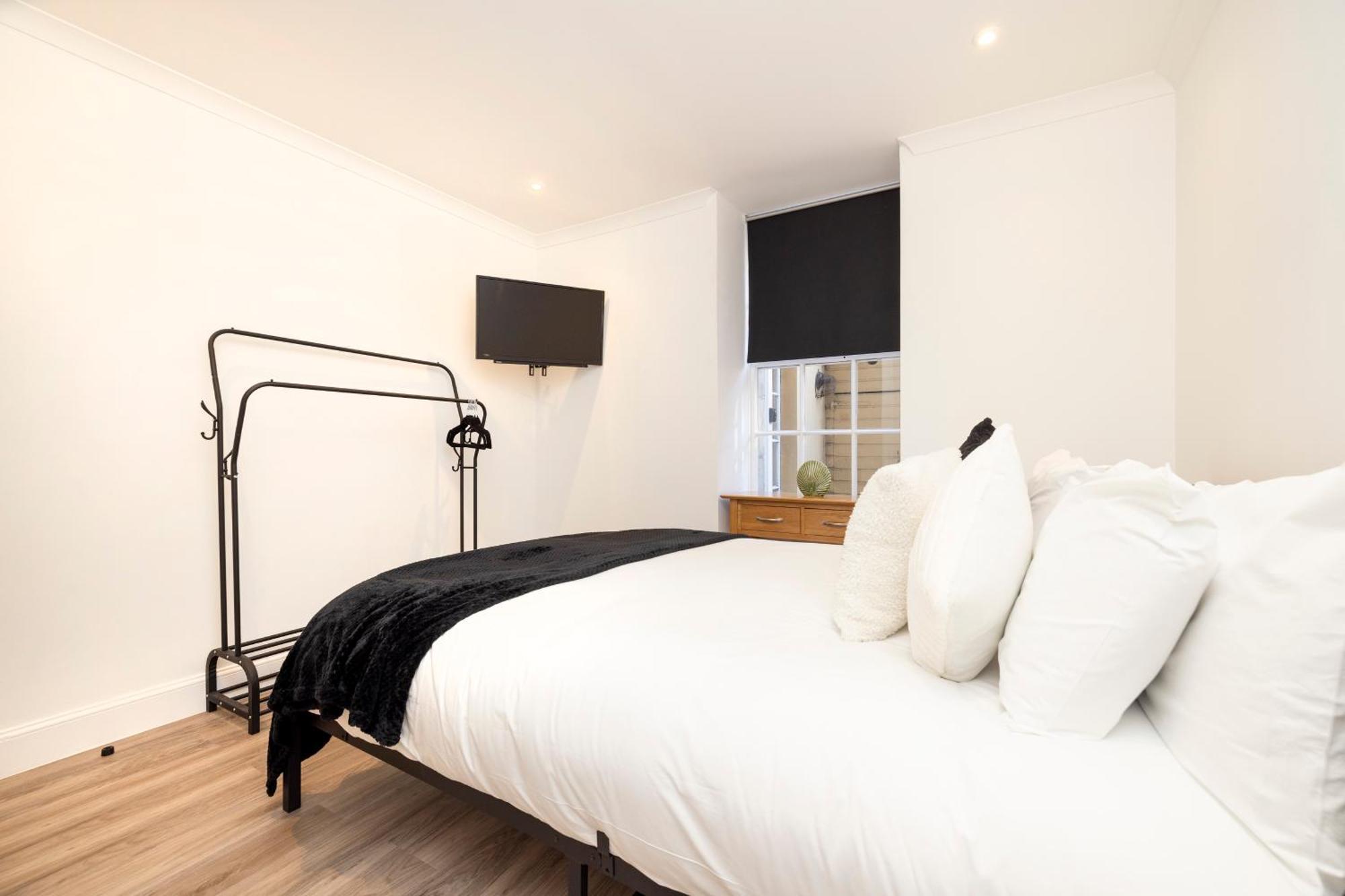 Joivy 3Br Flat In Haymarket With Free Parking Единбург Екстер'єр фото