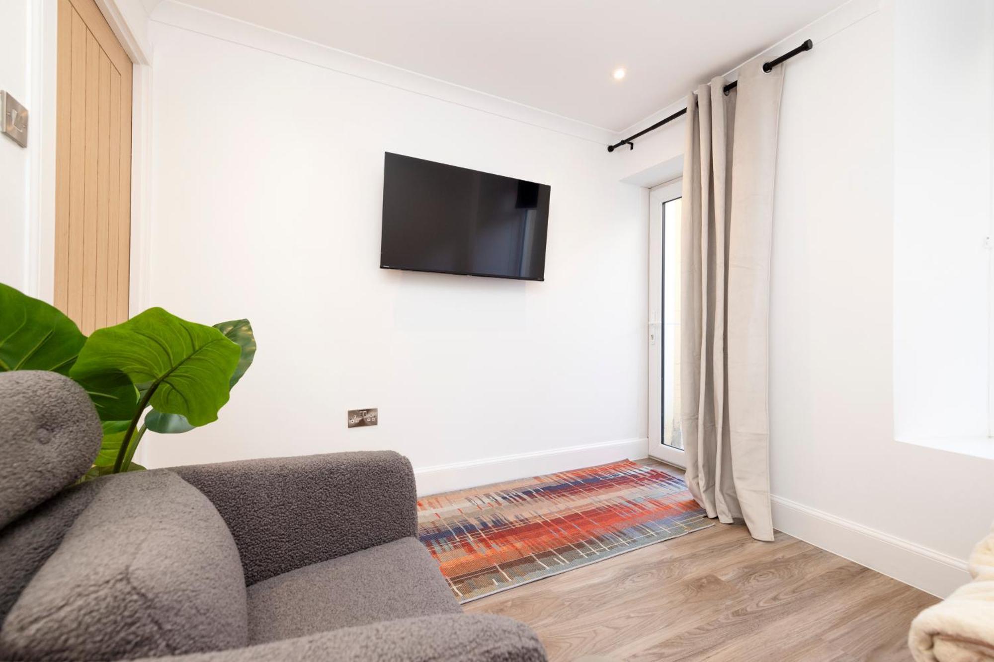 Joivy 3Br Flat In Haymarket With Free Parking Единбург Екстер'єр фото