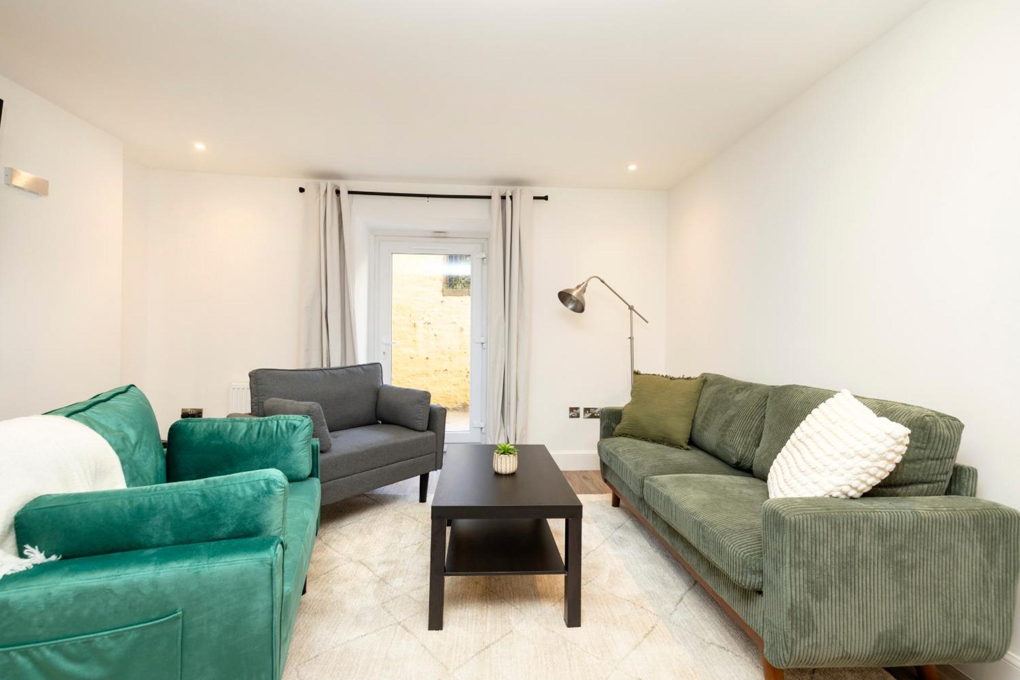 Joivy 3Br Flat In Haymarket With Free Parking Единбург Екстер'єр фото