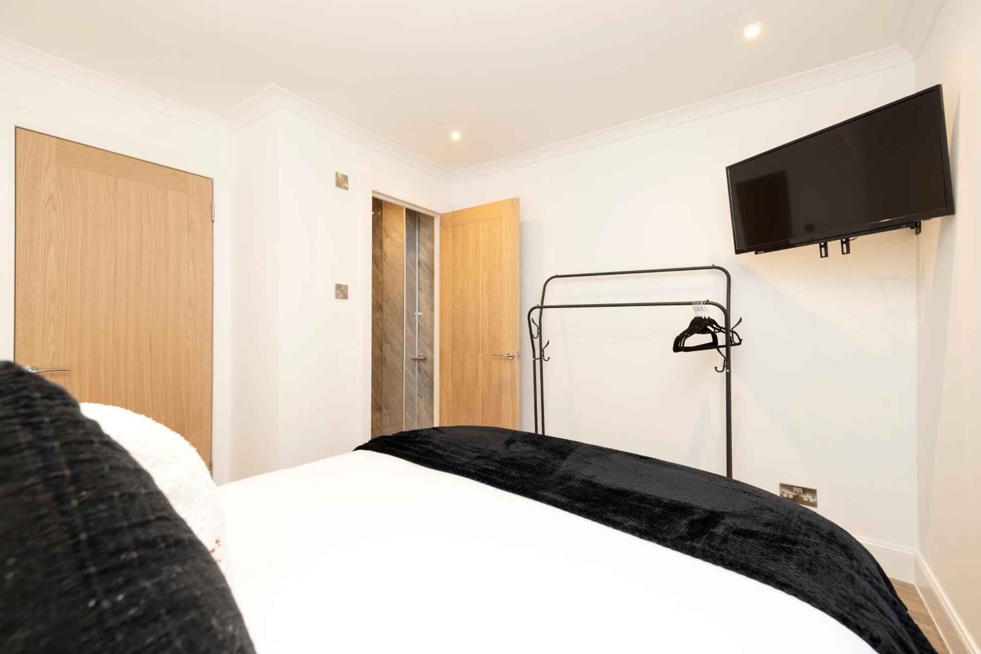Joivy 3Br Flat In Haymarket With Free Parking Единбург Екстер'єр фото